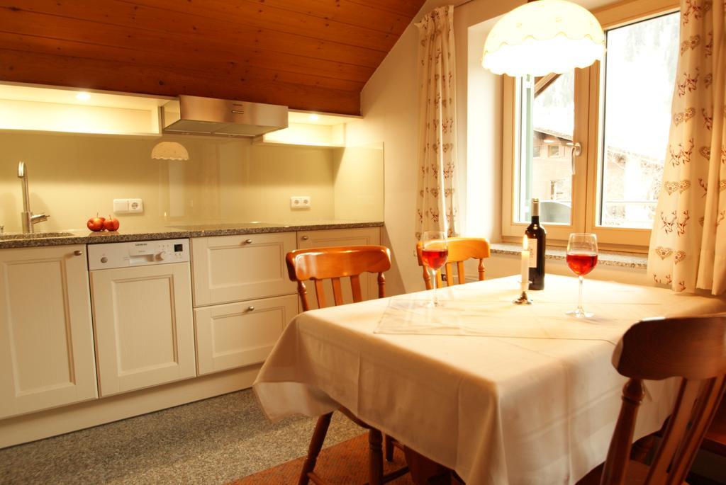 Haus Landbrugg Apartment Lech am Arlberg Room photo